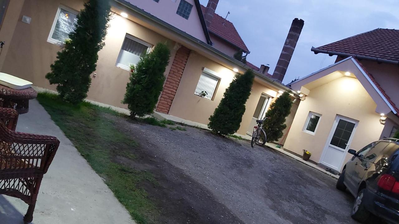 Rooms Stefan Subotica Bagian luar foto