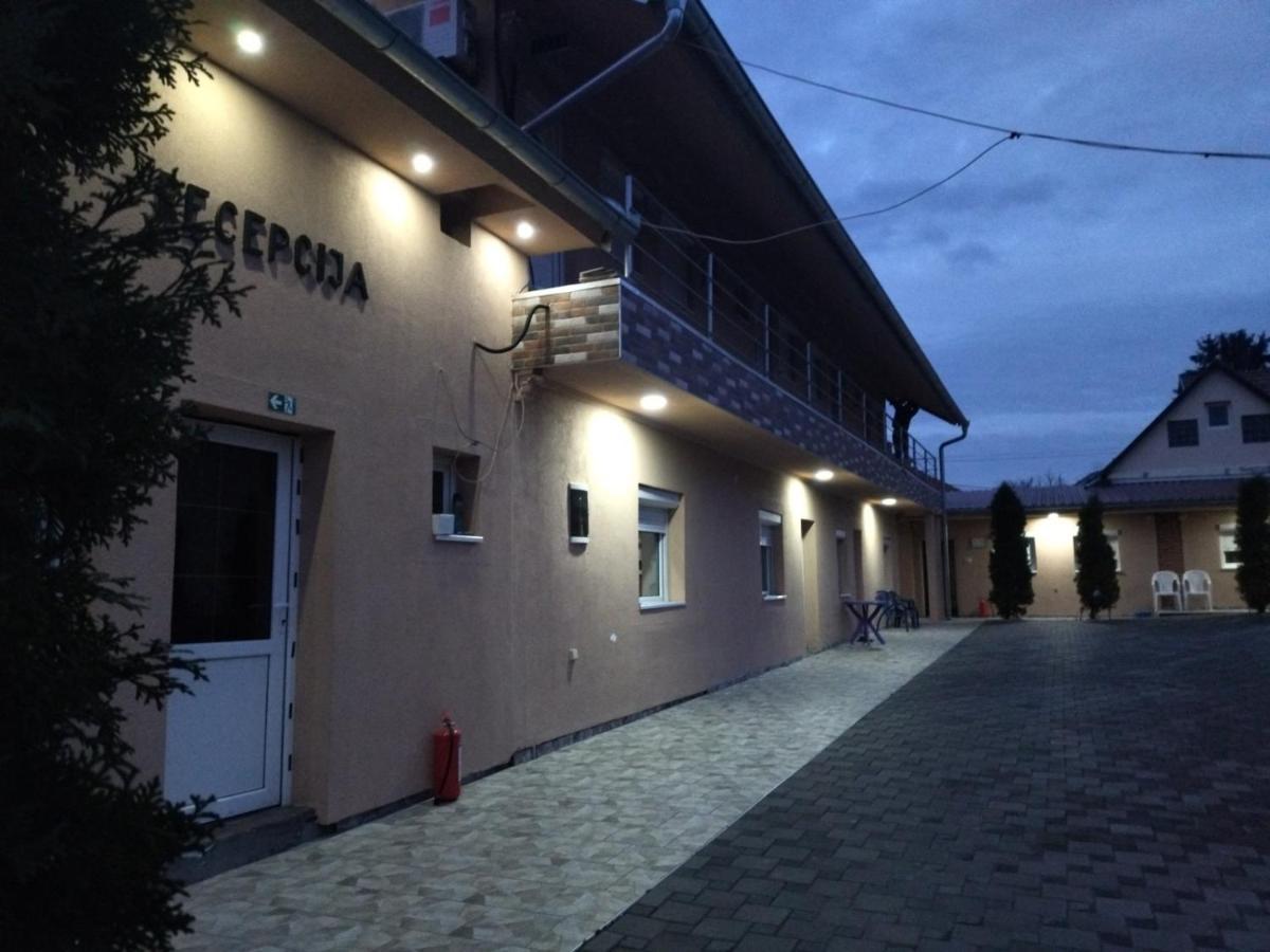 Rooms Stefan Subotica Bagian luar foto